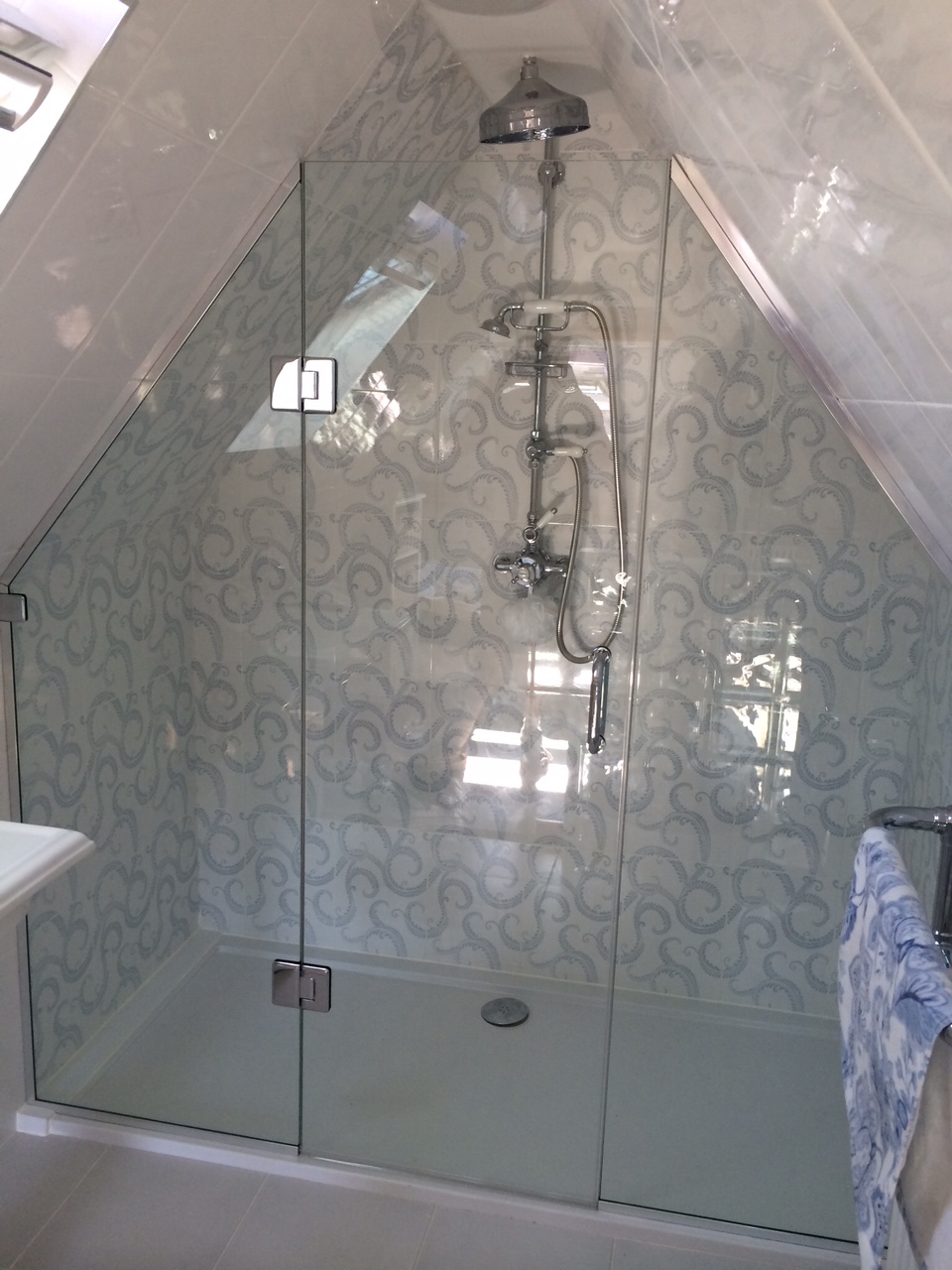 Loft Sloping Ceiling Showers Glass360 Specialist And Bespoke