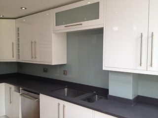 Coloured glass splashbacks UK & glass upstands