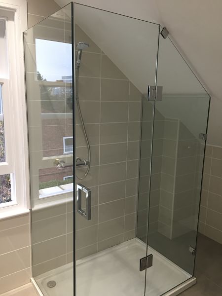 Sloping ceiling shower
