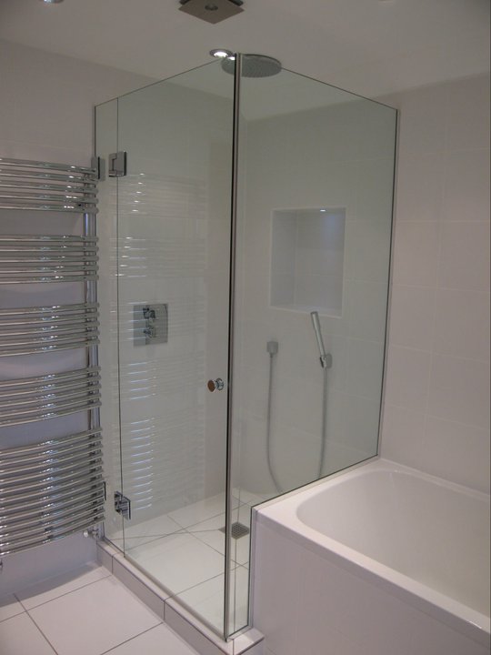 bespoke bath shower screens