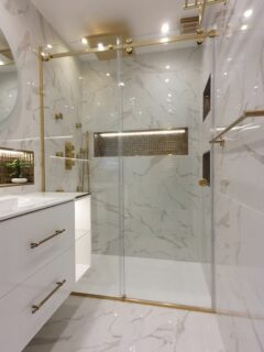 Glass 360 Sliding Door Shower Enclosure 1